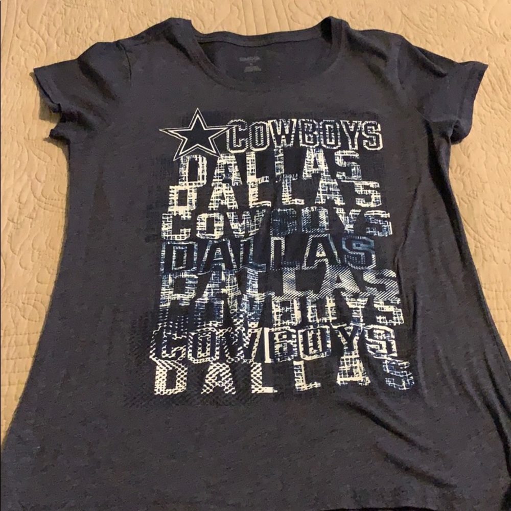 Dallas Cowboys ✭  women’s tee with round neck